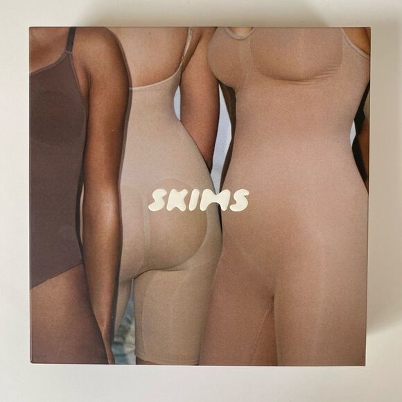 Skims Sculpting Thong Bodysuit - Limited Edition Quartz - 4x / 5x - NIB - Picture 5 of 6